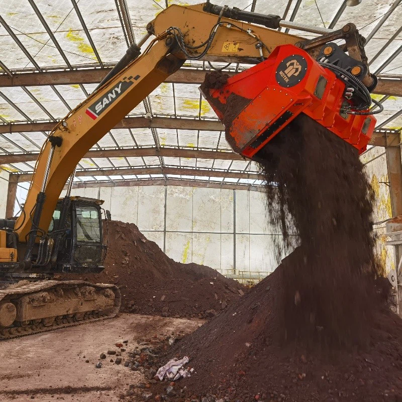 screening bucket (36)